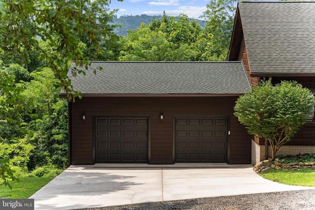 3967 HIDDEN VALLEY LN, Linden, VA 22642