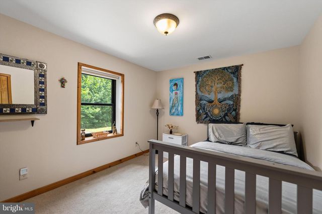 3967 HIDDEN VALLEY LN, Linden, VA 22642