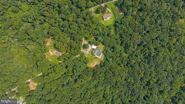 3967 HIDDEN VALLEY LN, Linden, VA 22642