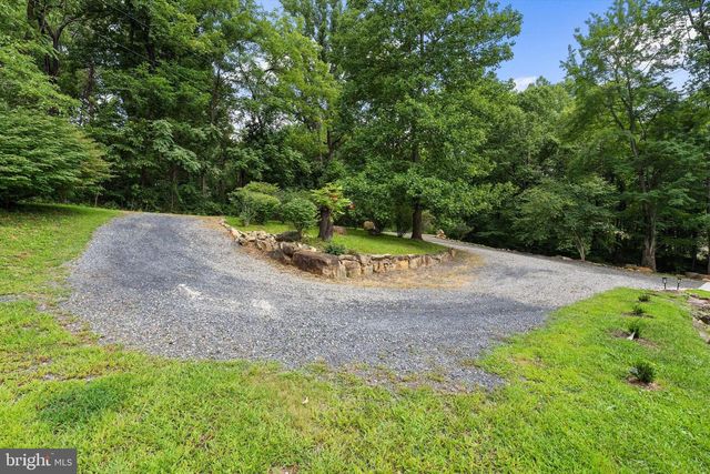 3967 HIDDEN VALLEY LN, Linden, VA 22642