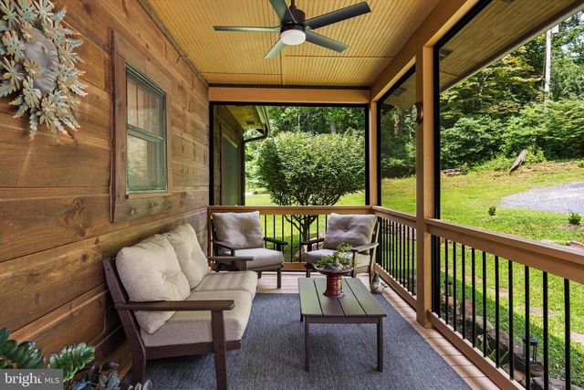 3967 HIDDEN VALLEY LN, Linden, VA 22642