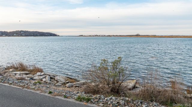 62 Birch Hill Road, Mount Sinai, NY 11766