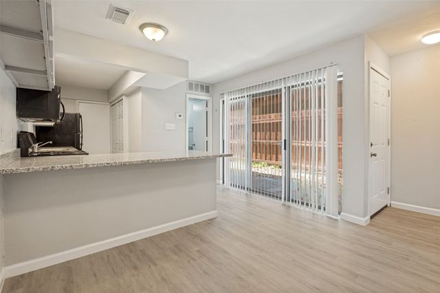 622 W Union Bower Road, Irving, TX 75061