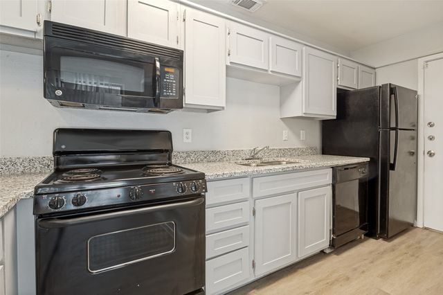 622 W Union Bower Road, Irving, TX 75061