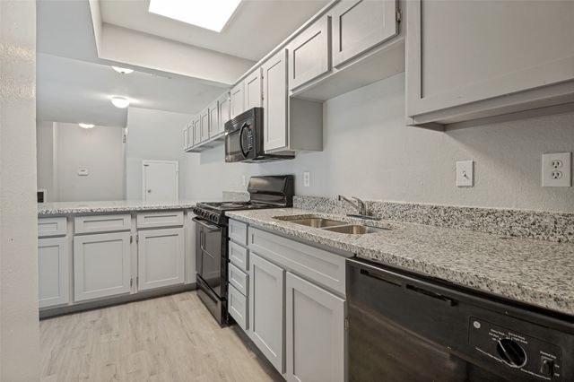 622 W Union Bower Road, Irving, TX 75061