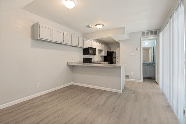 622 W Union Bower Road, Irving, TX 75061