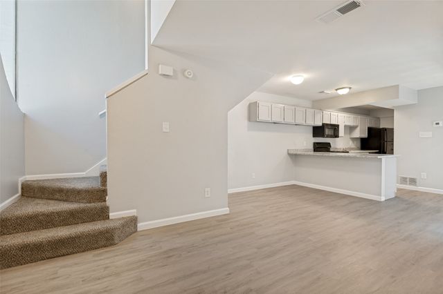 622 W Union Bower Road, Irving, TX 75061