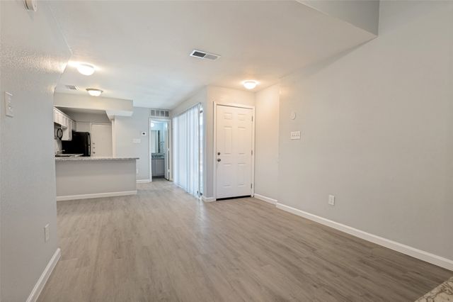 622 W Union Bower Road, Irving, TX 75061