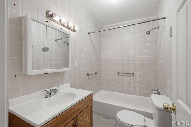 9512 Tennyson Avenue, Overland, MO 63114