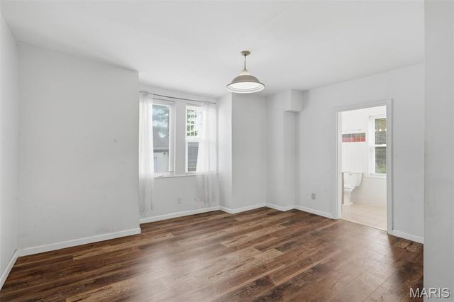 9512 Tennyson Avenue, Overland, MO 63114