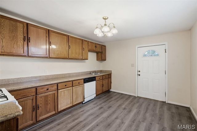 9512 Tennyson Avenue, Overland, MO 63114