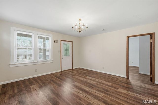 9512 Tennyson Avenue, Overland, MO 63114