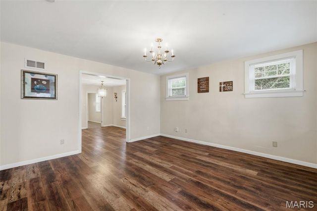 9512 Tennyson Avenue, Overland, MO 63114