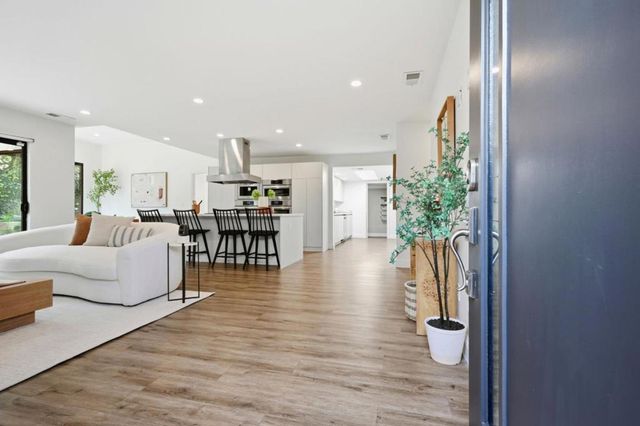 78 Poinsettia Avenue, San Mateo, CA 94403