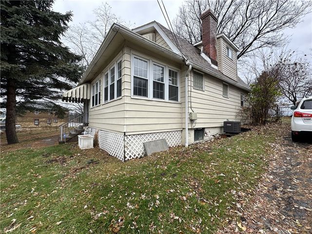 10043 Calvin St, Penn Hills, PA 15235