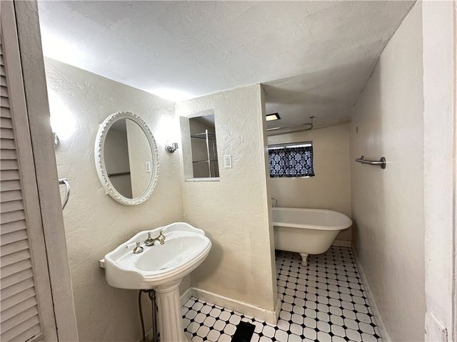 10043 Calvin St, Penn Hills, PA 15235