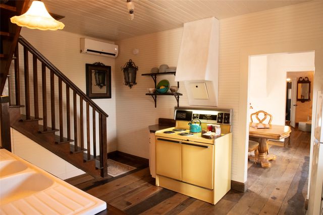 10 Rail Road, Cerrillos, NM 87010