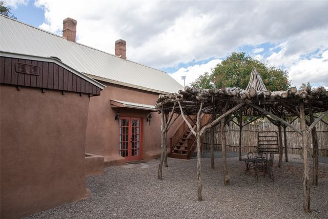 10 Rail Road, Cerrillos, NM 87010