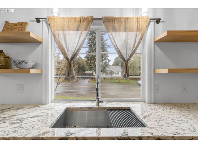 4126 Ne 105TH Ave, Portland, OR 97220