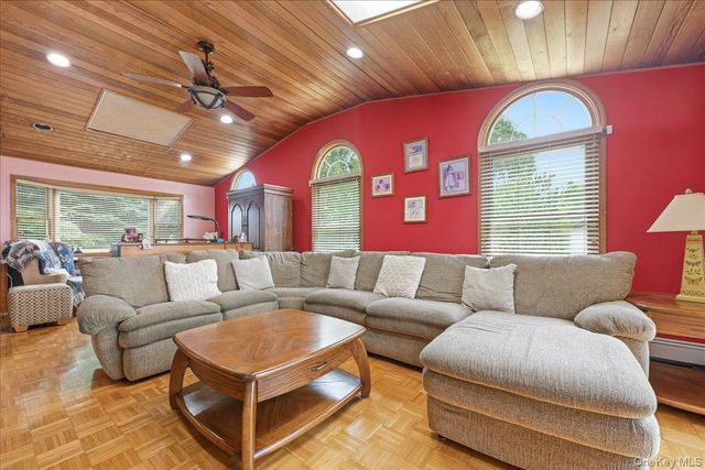 2785 Harvey Avenue, Oceanside, NY 11572