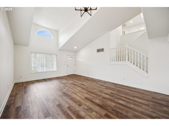 802 N 28TH Ave, Cornelius, OR 97113