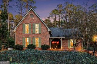 370 Kenilworth Circle, Stone Mountain, GA 30083
