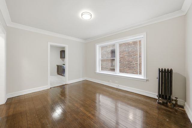 8026 S Dobson Avenue, Chicago, IL 60619