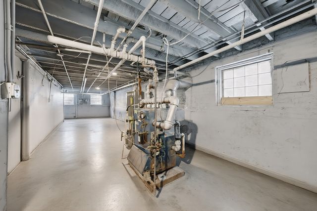 8026 S Dobson Avenue, Chicago, IL 60619