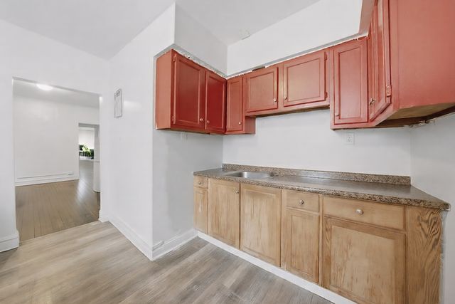 8026 S Dobson Avenue, Chicago, IL 60619