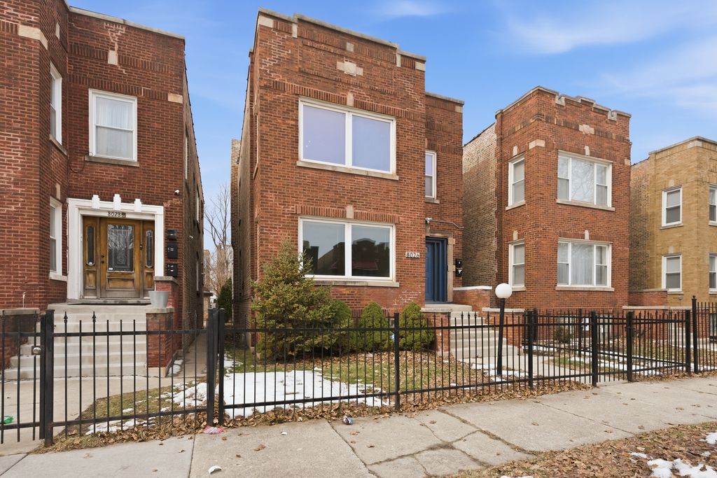 8026 S Dobson Avenue, Chicago, IL 60619