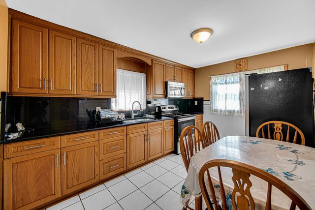 9506 Natoma Avenue, Oak Lawn, IL 60453