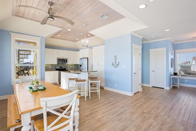 804 Eastview, Crystal Beach, TX 77650