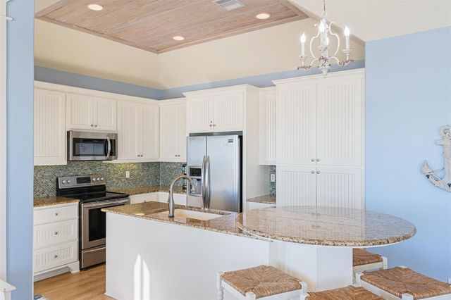 804 Eastview, Crystal Beach, TX 77650