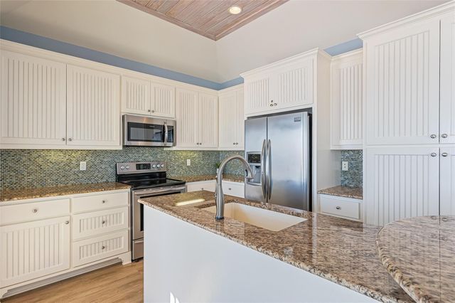 804 Eastview, Crystal Beach, TX 77650