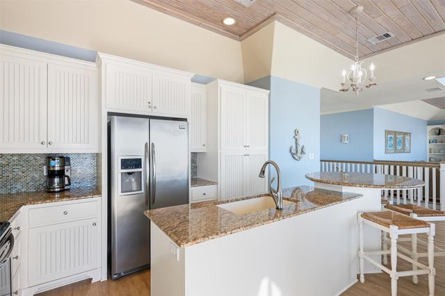 804 Eastview, Crystal Beach, TX 77650