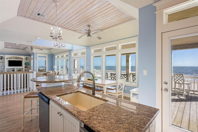 804 Eastview, Crystal Beach, TX 77650