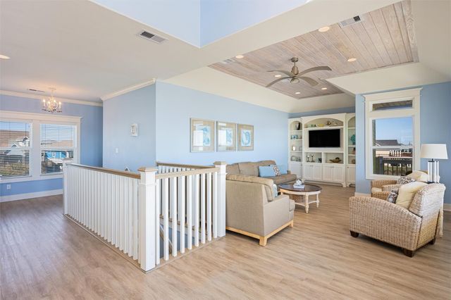 804 Eastview, Crystal Beach, TX 77650