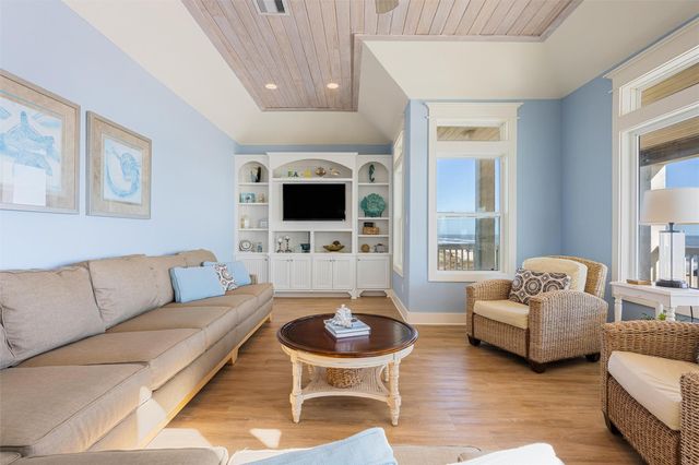 804 Eastview, Crystal Beach, TX 77650