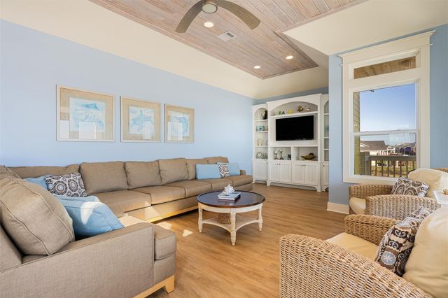 804 Eastview, Crystal Beach, TX 77650