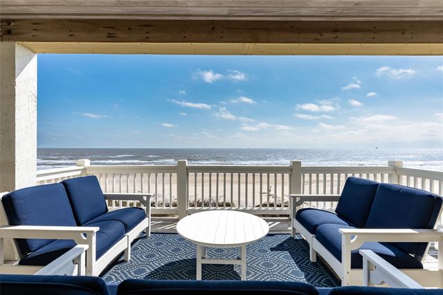 804 Eastview, Crystal Beach, TX 77650