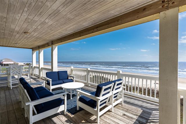 804 Eastview, Crystal Beach, TX 77650