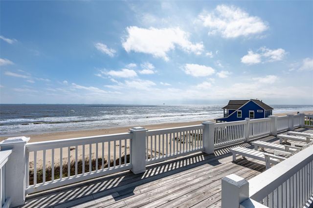 804 Eastview, Crystal Beach, TX 77650