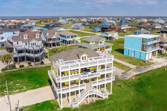 804 Eastview, Crystal Beach, TX 77650