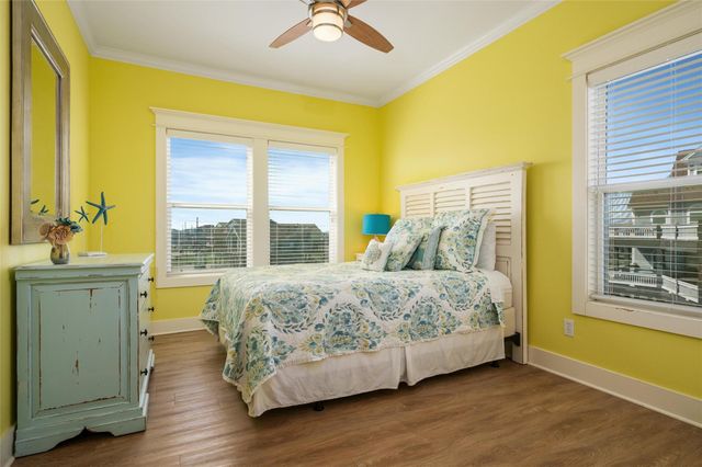 804 Eastview, Crystal Beach, TX 77650