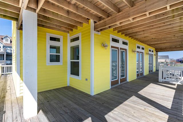 804 Eastview, Crystal Beach, TX 77650