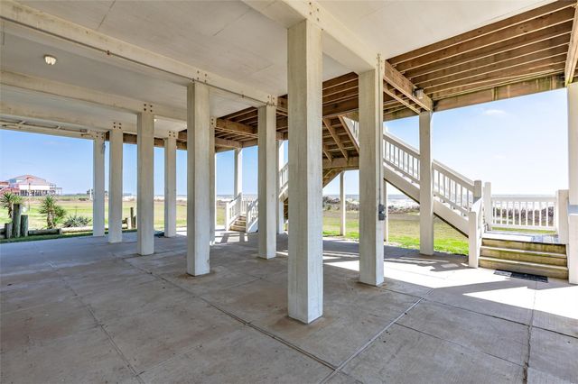 804 Eastview, Crystal Beach, TX 77650