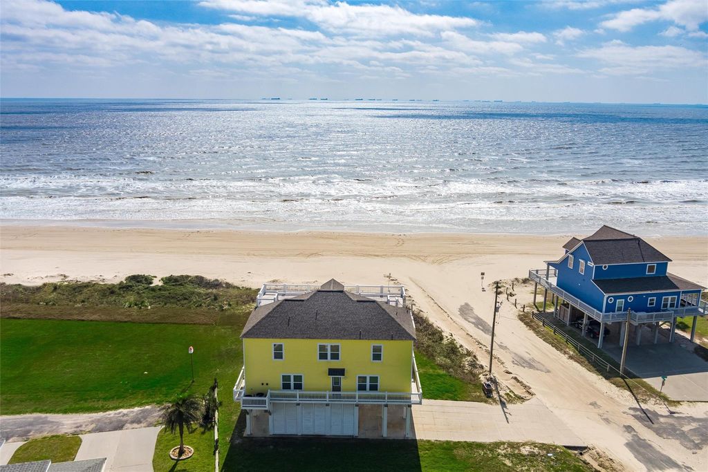 804 Eastview, Crystal Beach, TX 77650