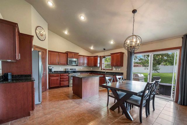 1014 LA COUNT ROAD, Green Bay, WI 54313
