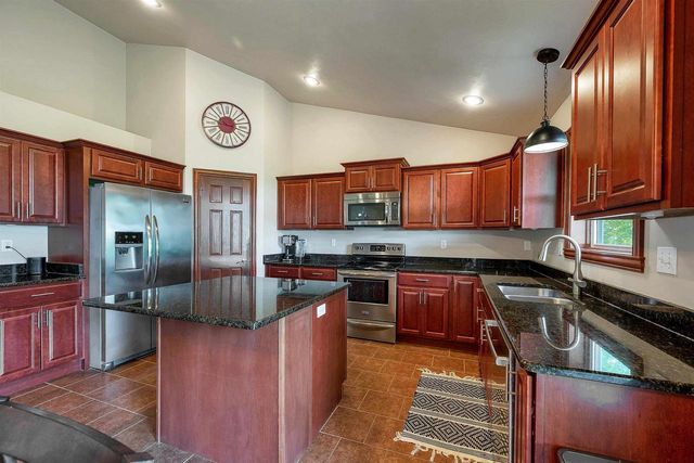 1014 LA COUNT ROAD, Green Bay, WI 54313