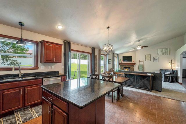 1014 LA COUNT ROAD, Green Bay, WI 54313